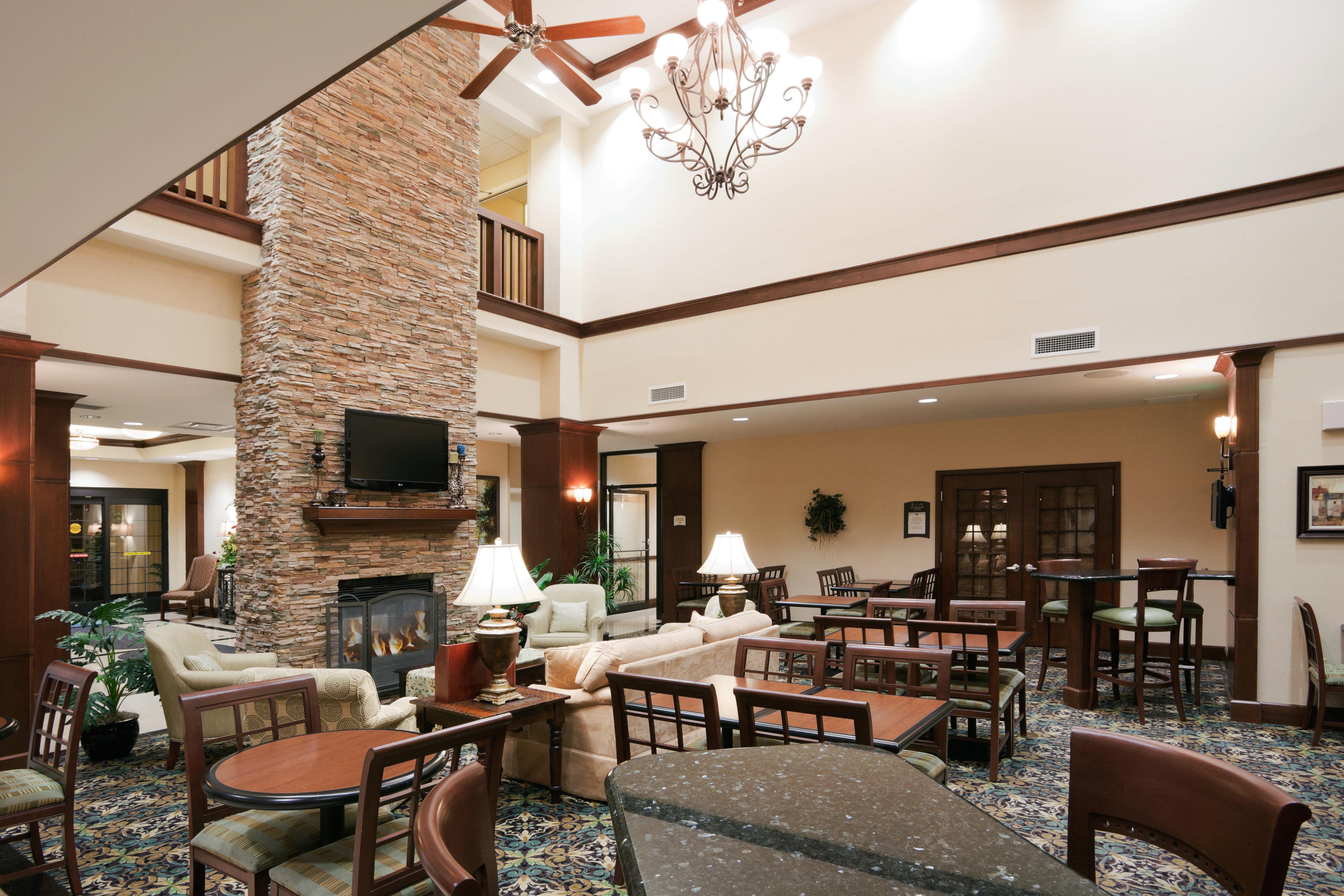 Homewood Suites Lafayette-Airport Exterior foto